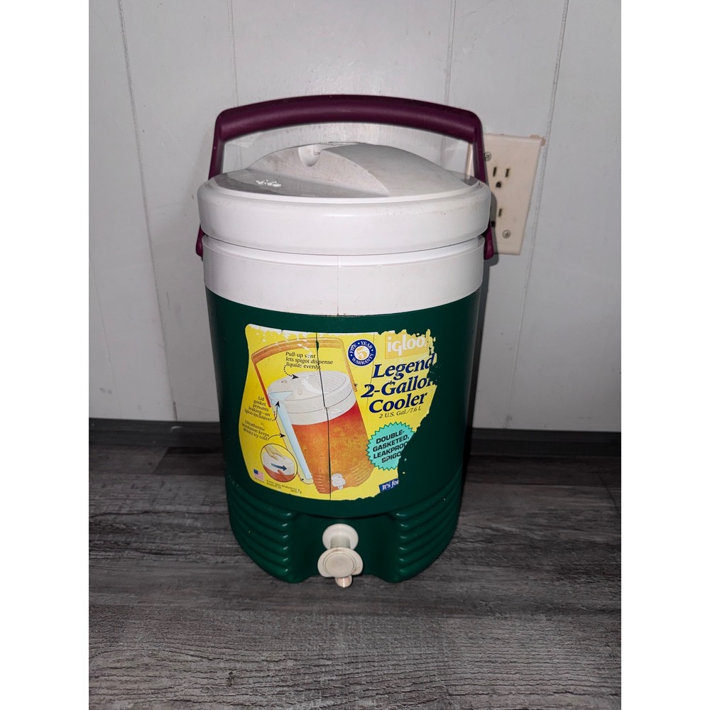 Igloo Legend 2 Gallon Cooler Jug Green Purple Handle Water Dispenser Vintage USA